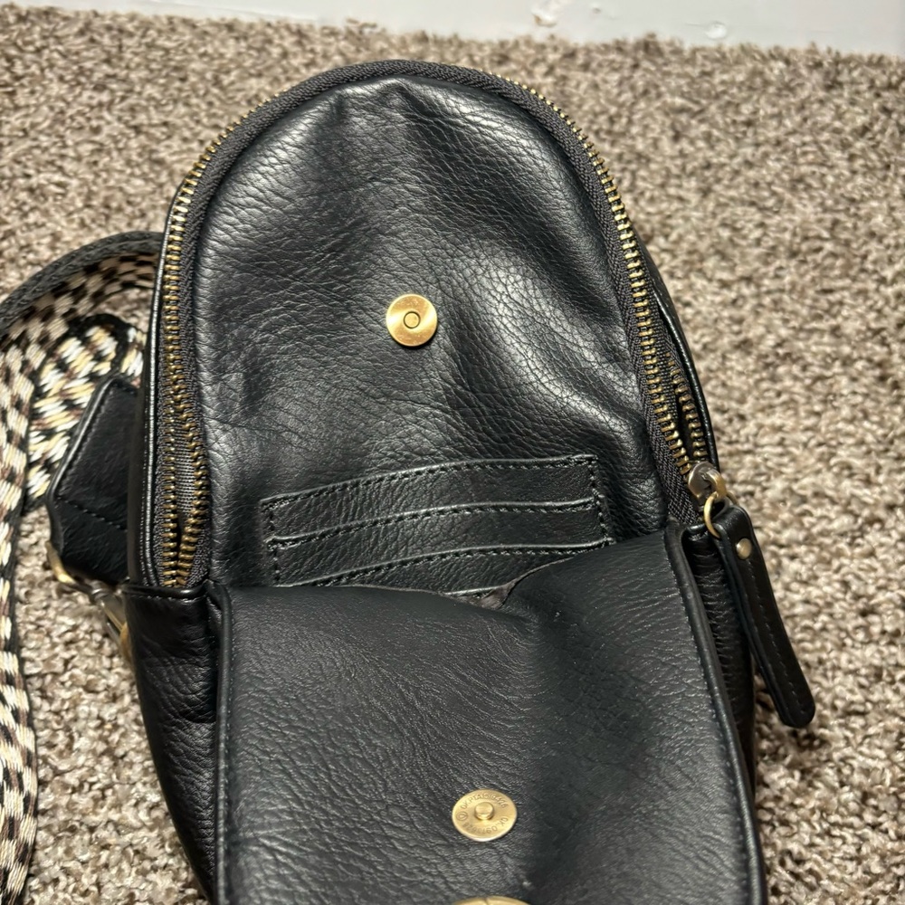 Urban Originals Anthropologie Liberty Crossbody Fanny Pack Leather Bag Black - Picture 6 of 6